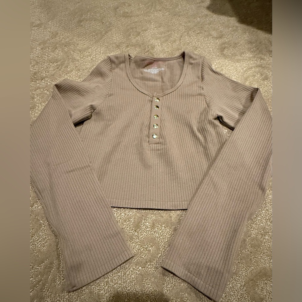 Suzette collection brown ribbed cropped long sleeve XS/S. New